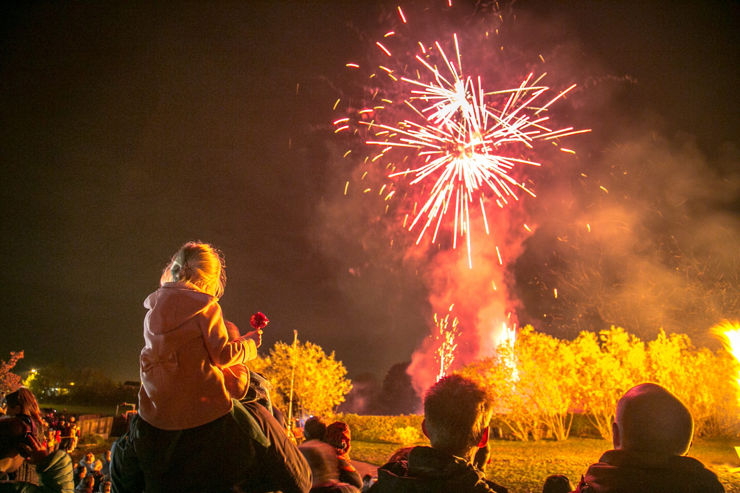 Ilkley,,Yorkshire/england-,Nov,2019,Spectacular,Display,Of,Firework,For,The